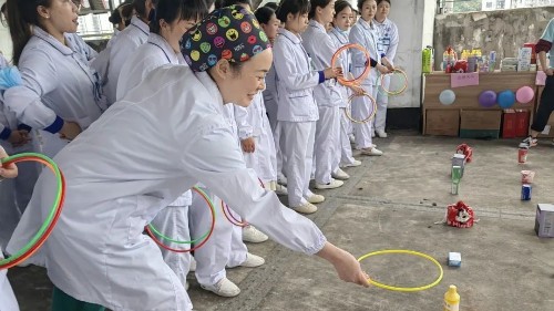 雅安仁康醫(yī)院：慶祝5.12國(guó)際護(hù)士節(jié)，這樣的團(tuán)建太甜太暖